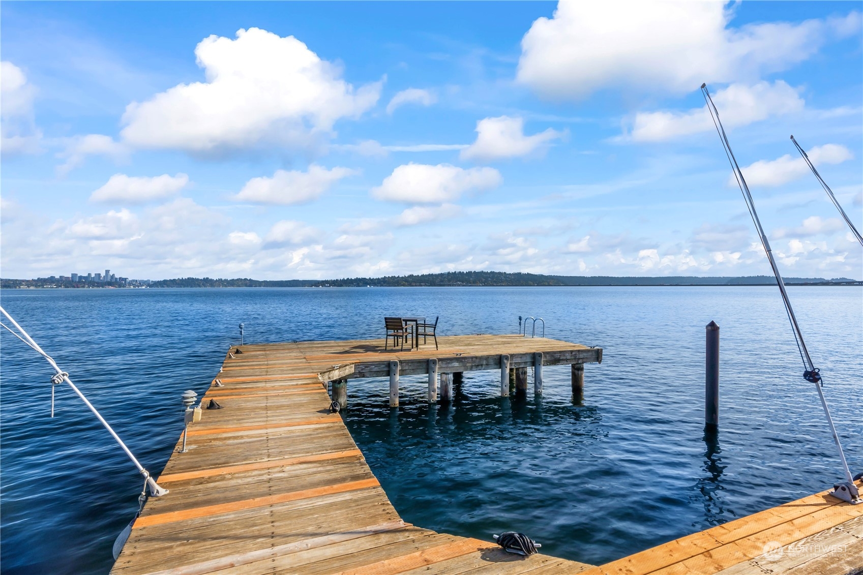 334 Lakeside Avenue S #308
