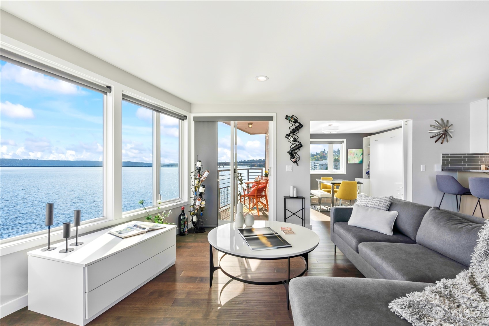 334 Lakeside Avenue S #308