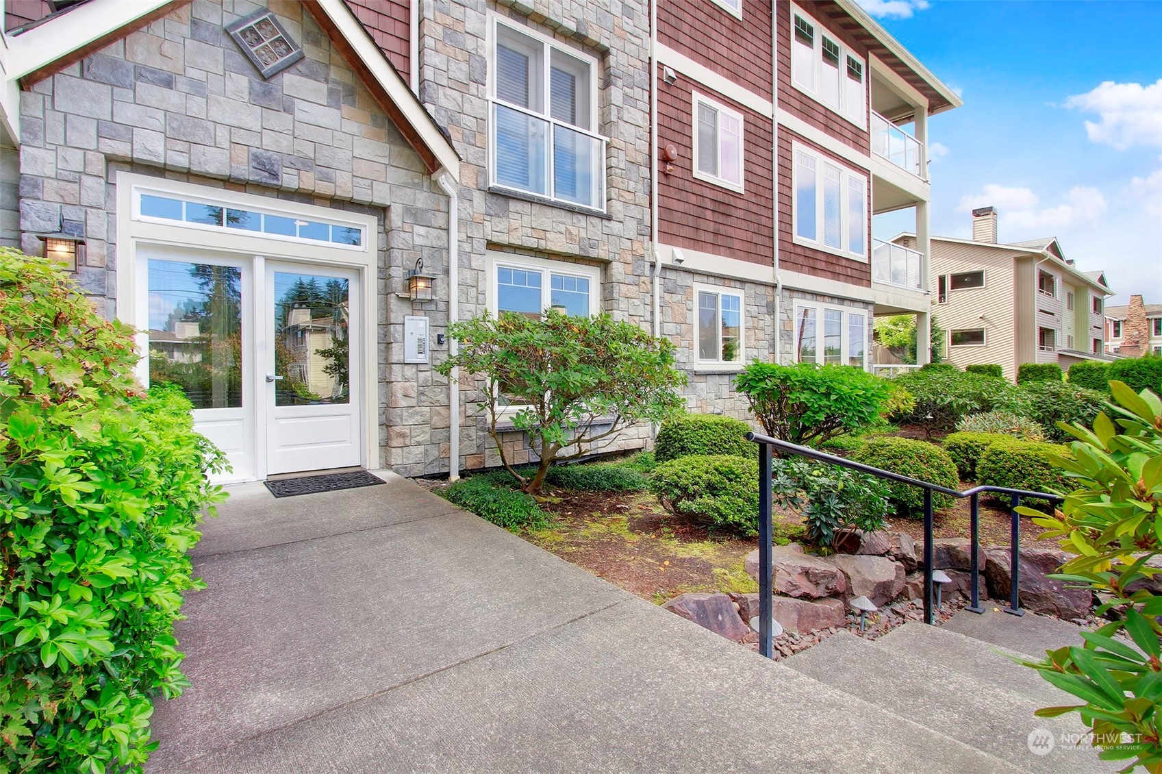 658 Glen Street #101