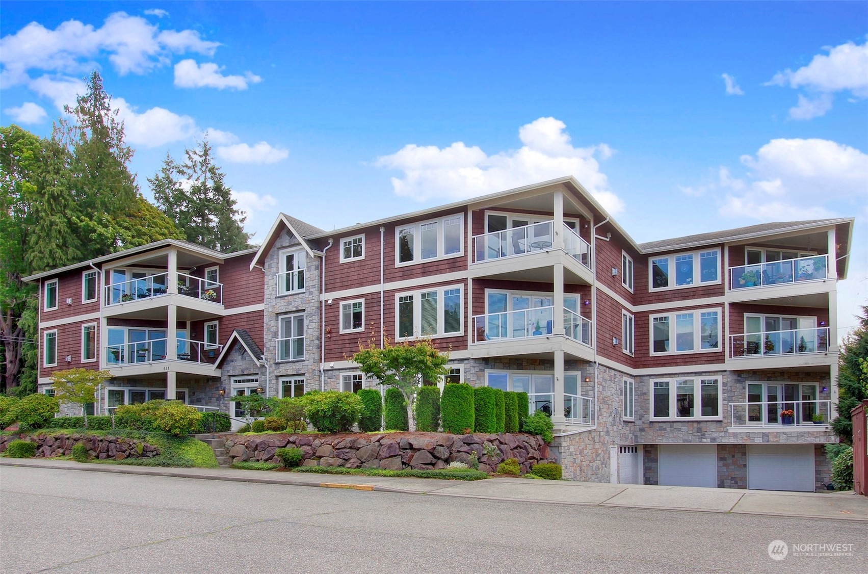 658 Glen Street #101