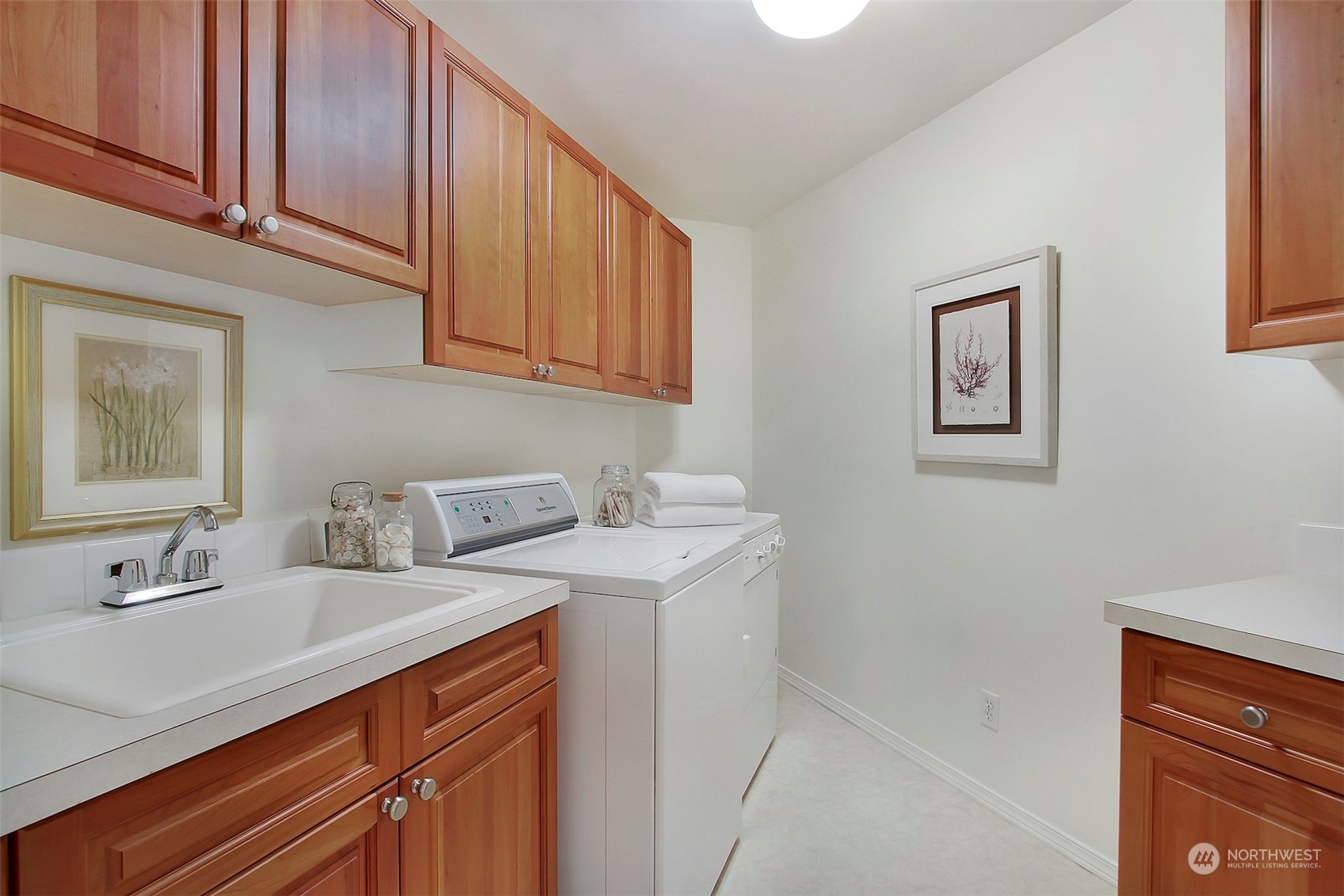 658 Glen Street #101