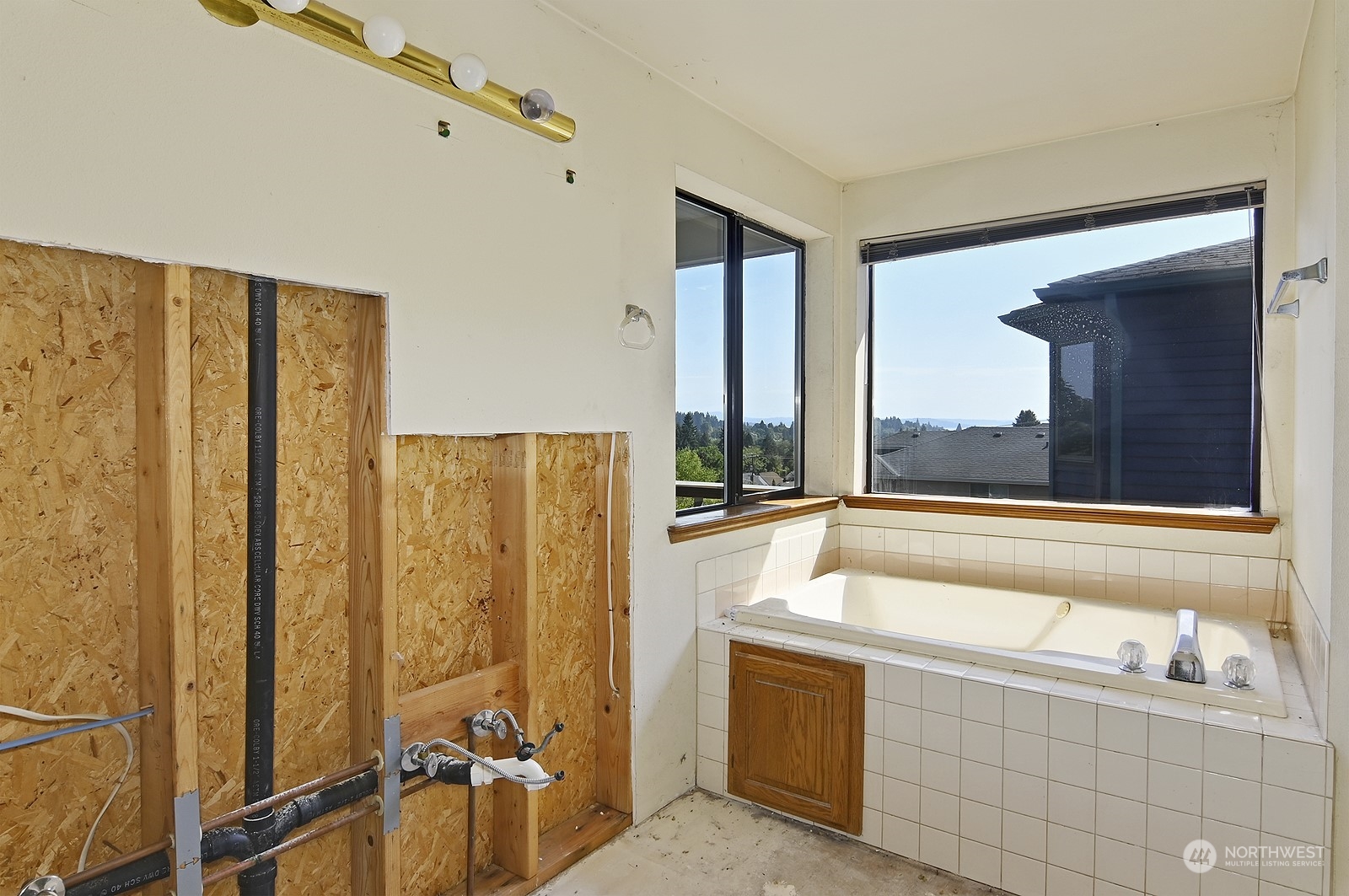 6525 37th Avenue NE