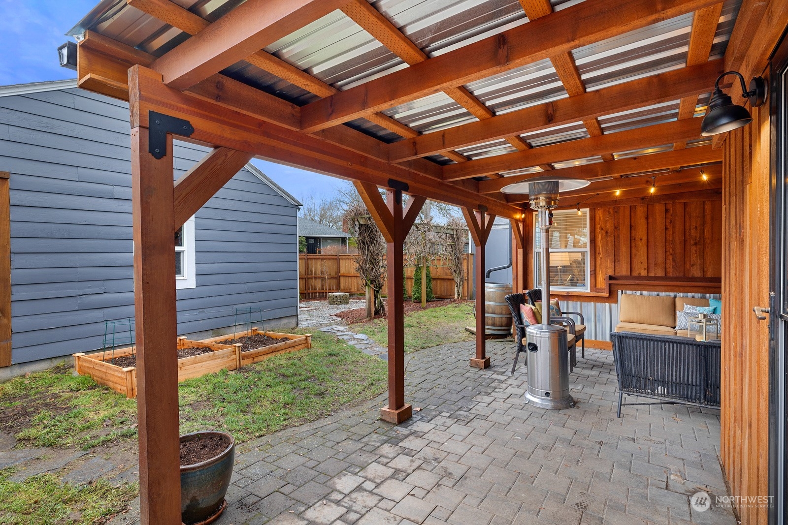 8448 Seward Park Avenue S