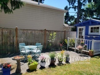 1207 NE 168th