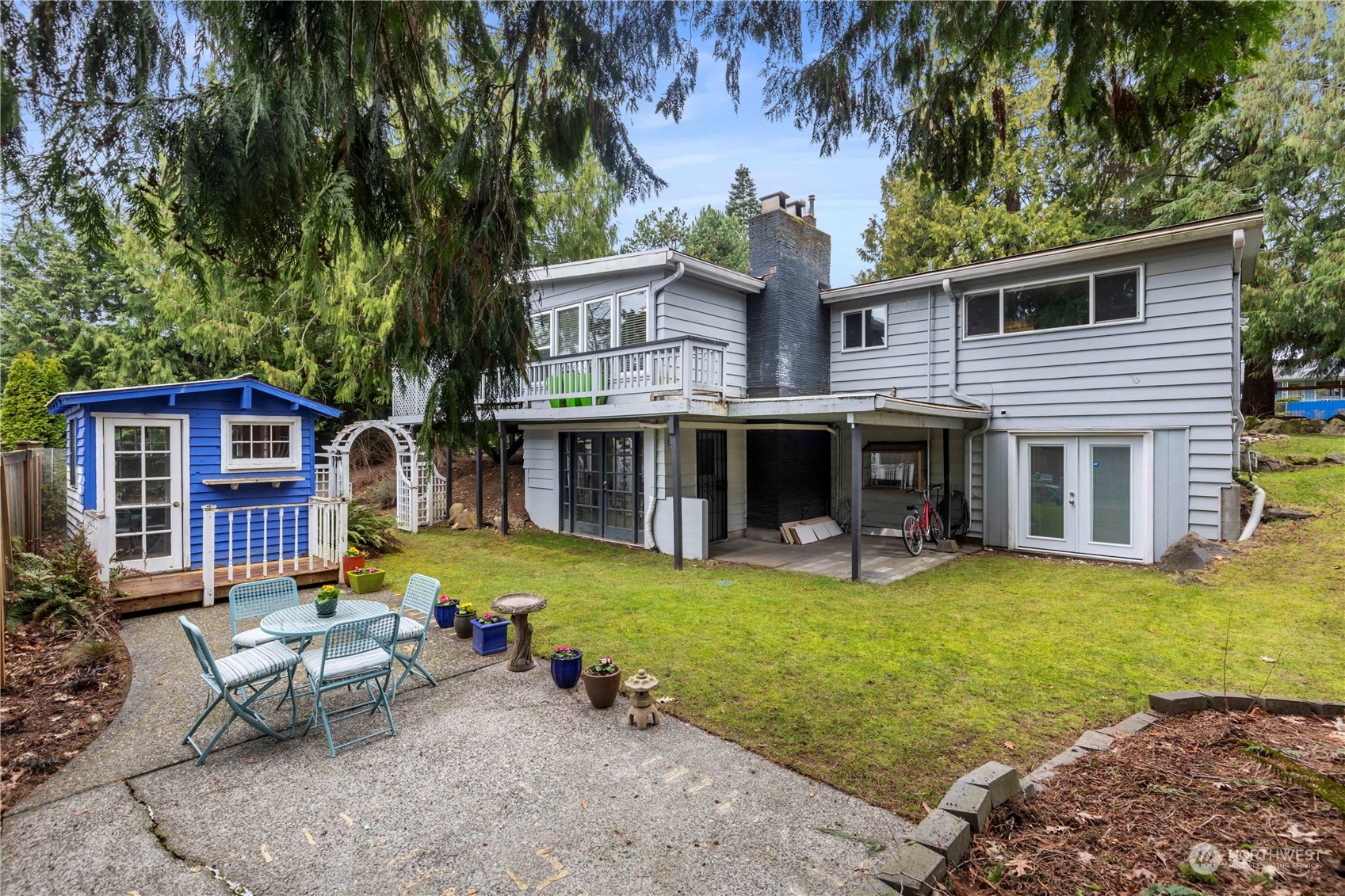 1207 NE 168th