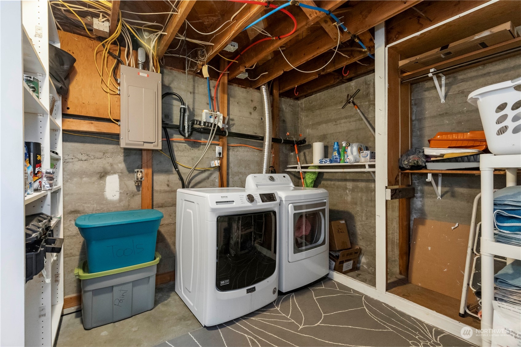 1207 NE 168th
