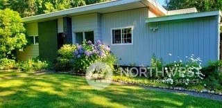 1207 NE 168th