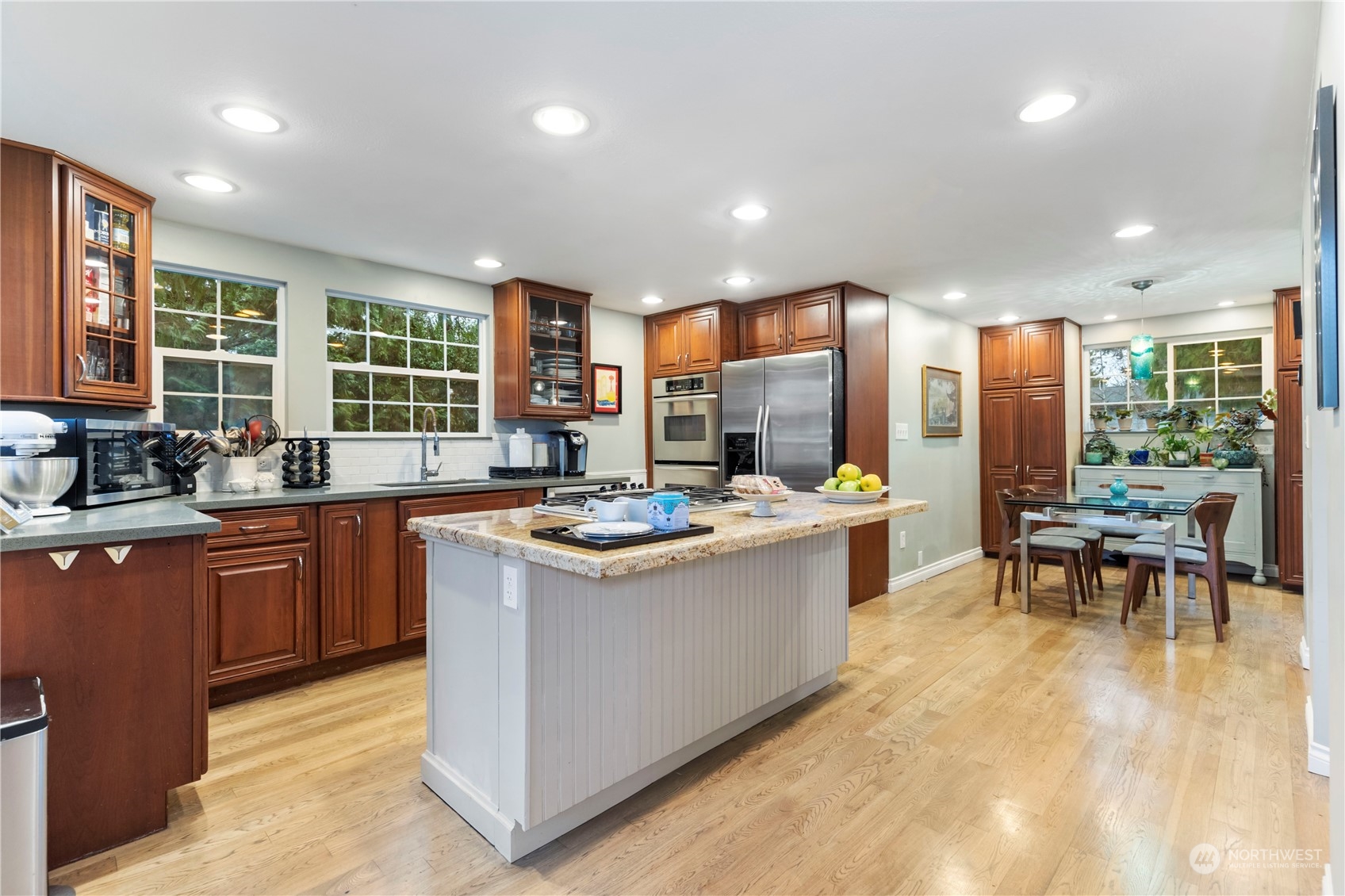 1207 NE 168th