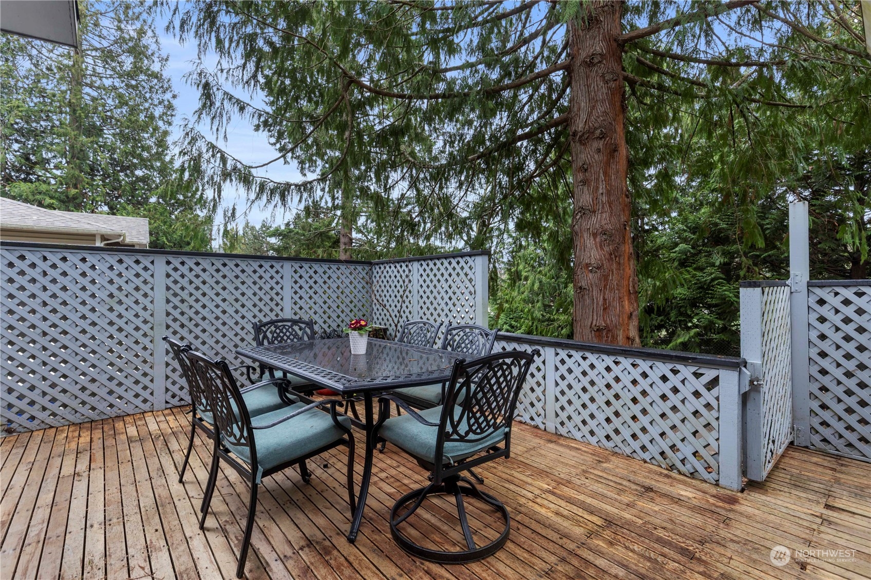 1207 NE 168th