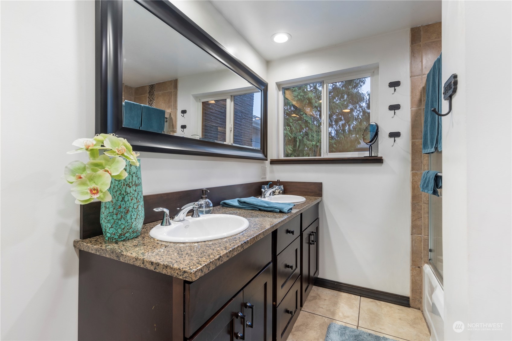 1207 NE 168th