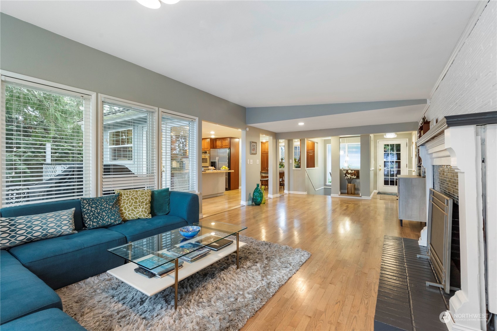 1207 NE 168th