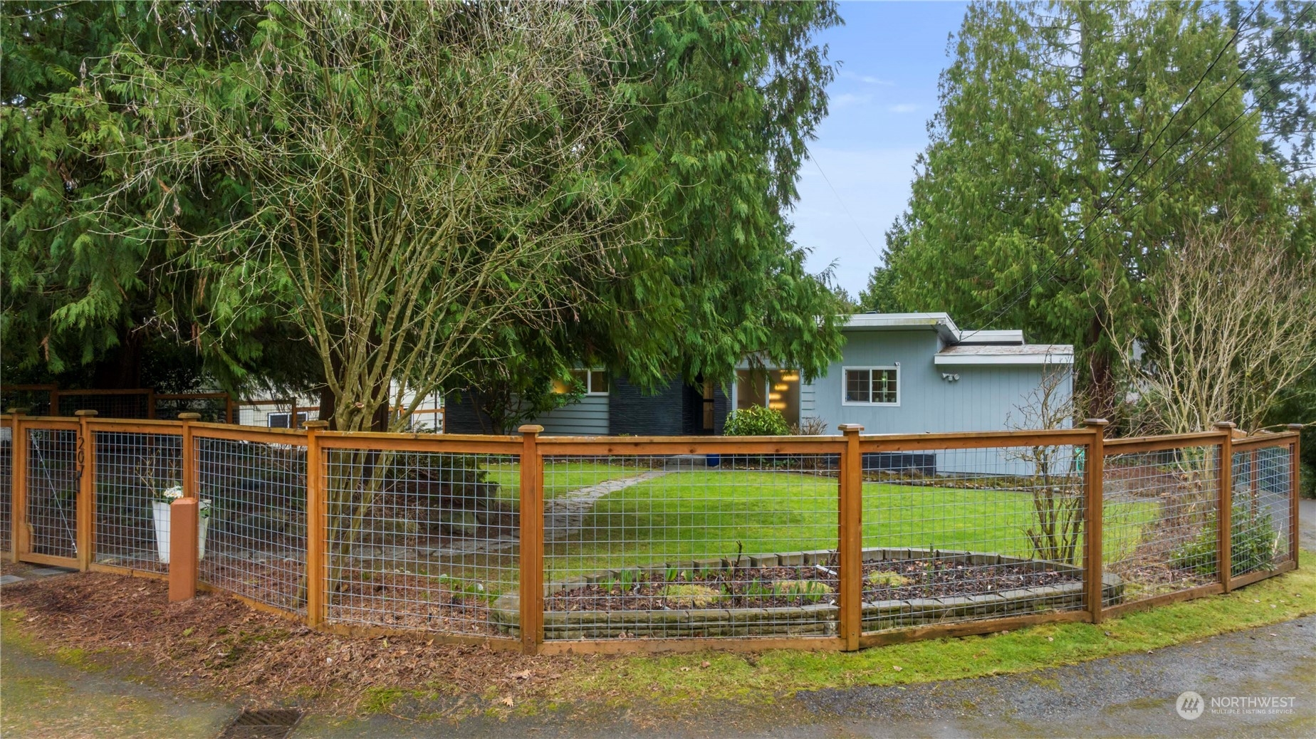 1207 NE 168th
