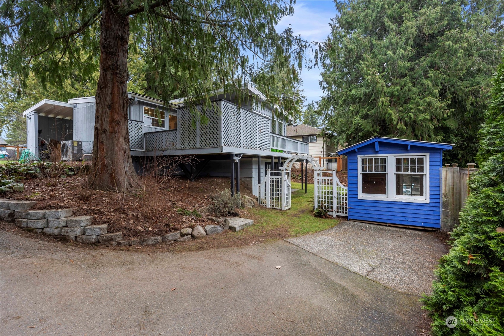 1207 NE 168th