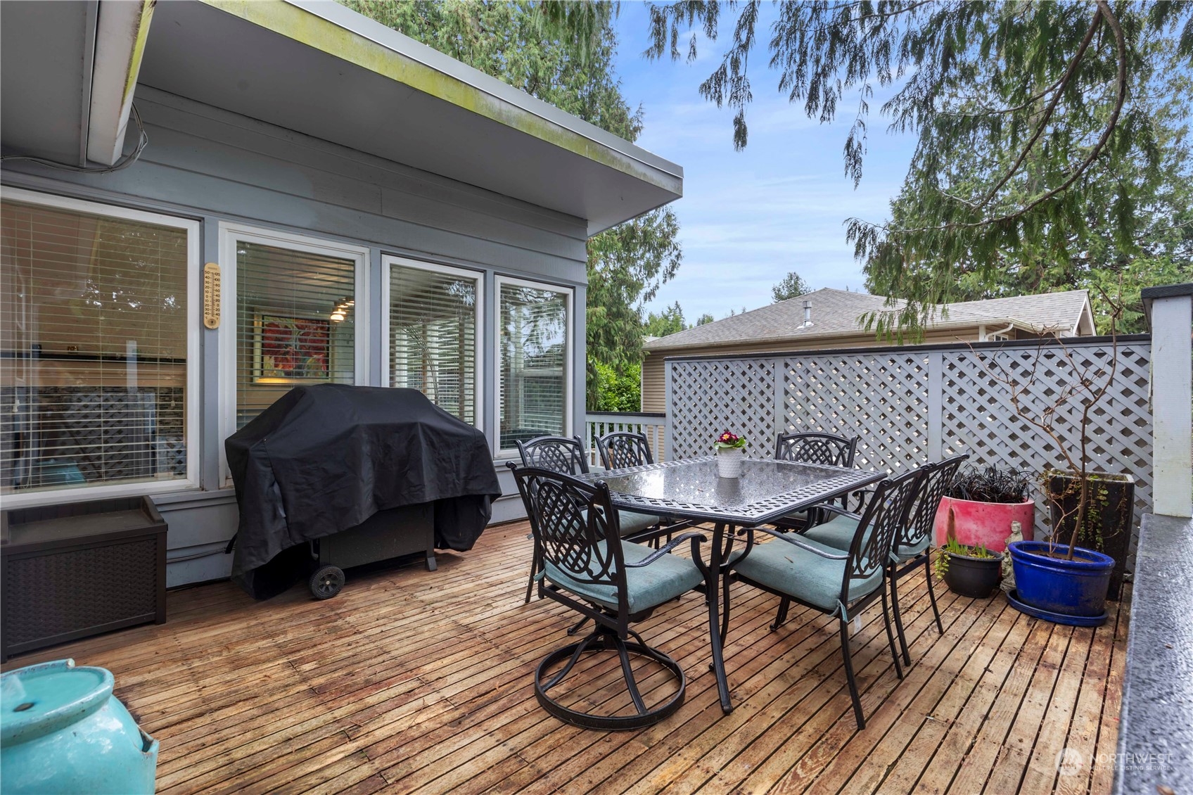1207 NE 168th
