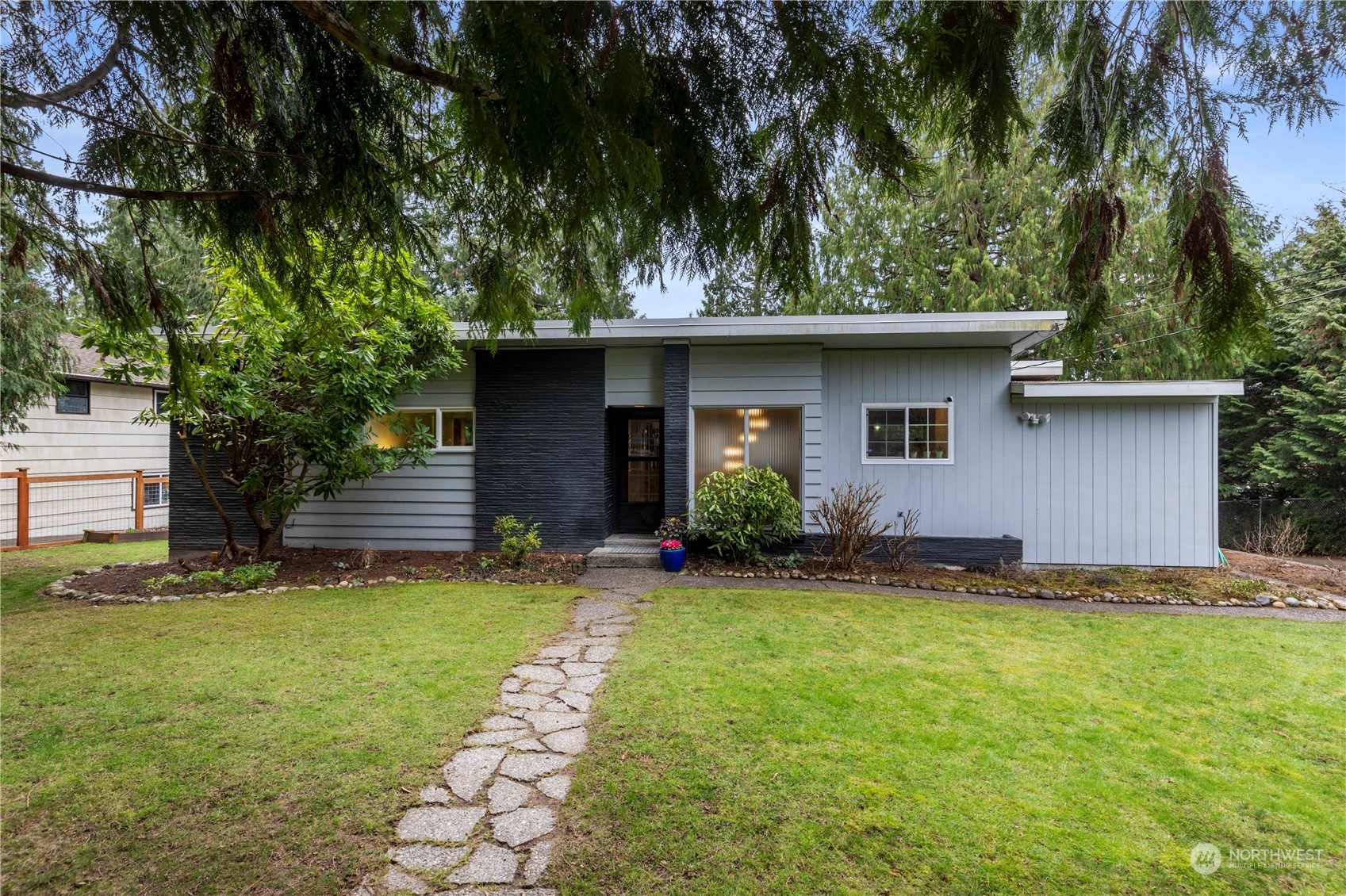 1207 NE 168th