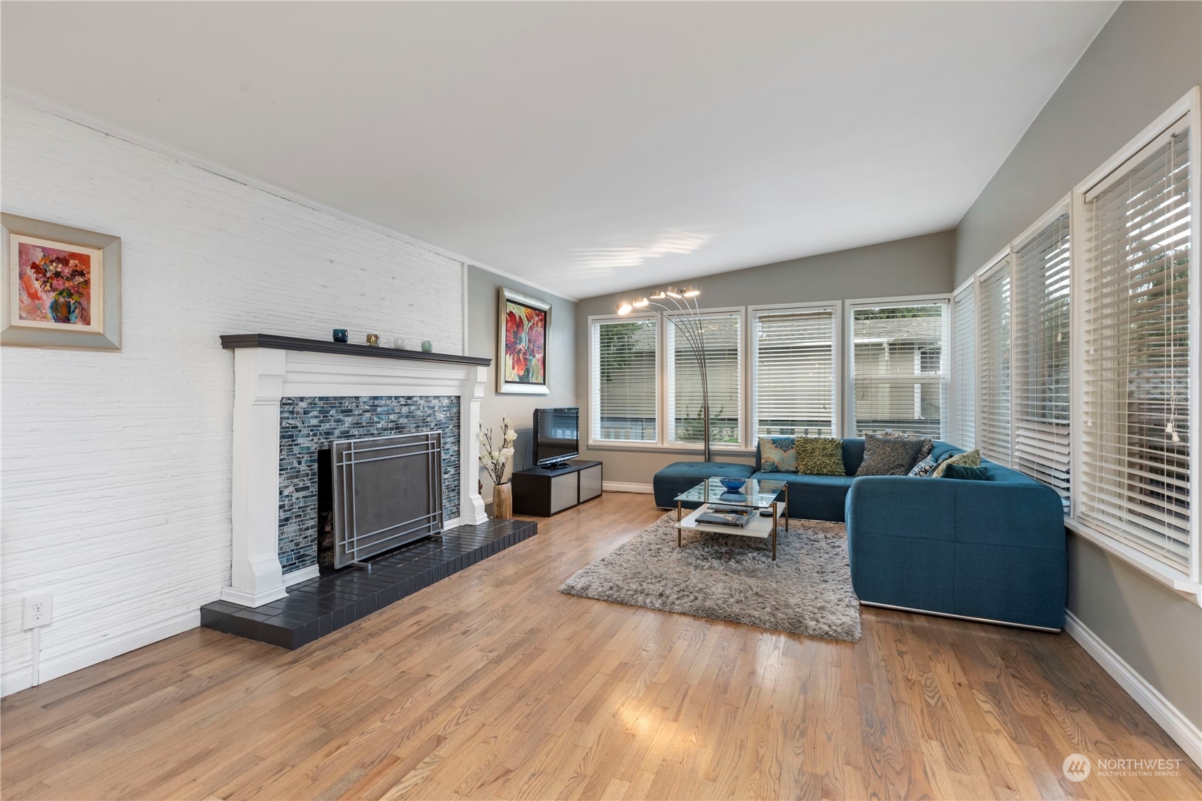 1207 NE 168th