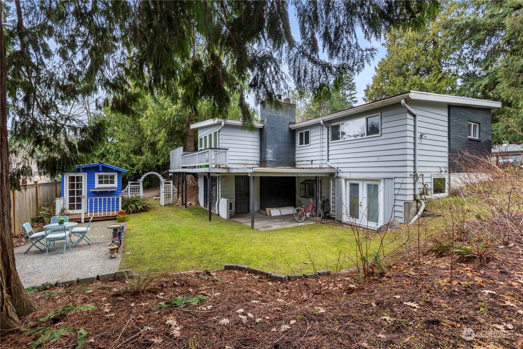 1207 NE 168th