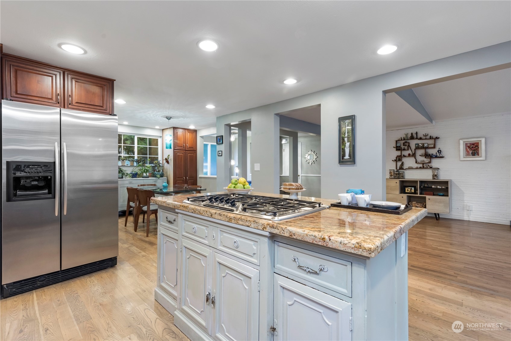 1207 NE 168th