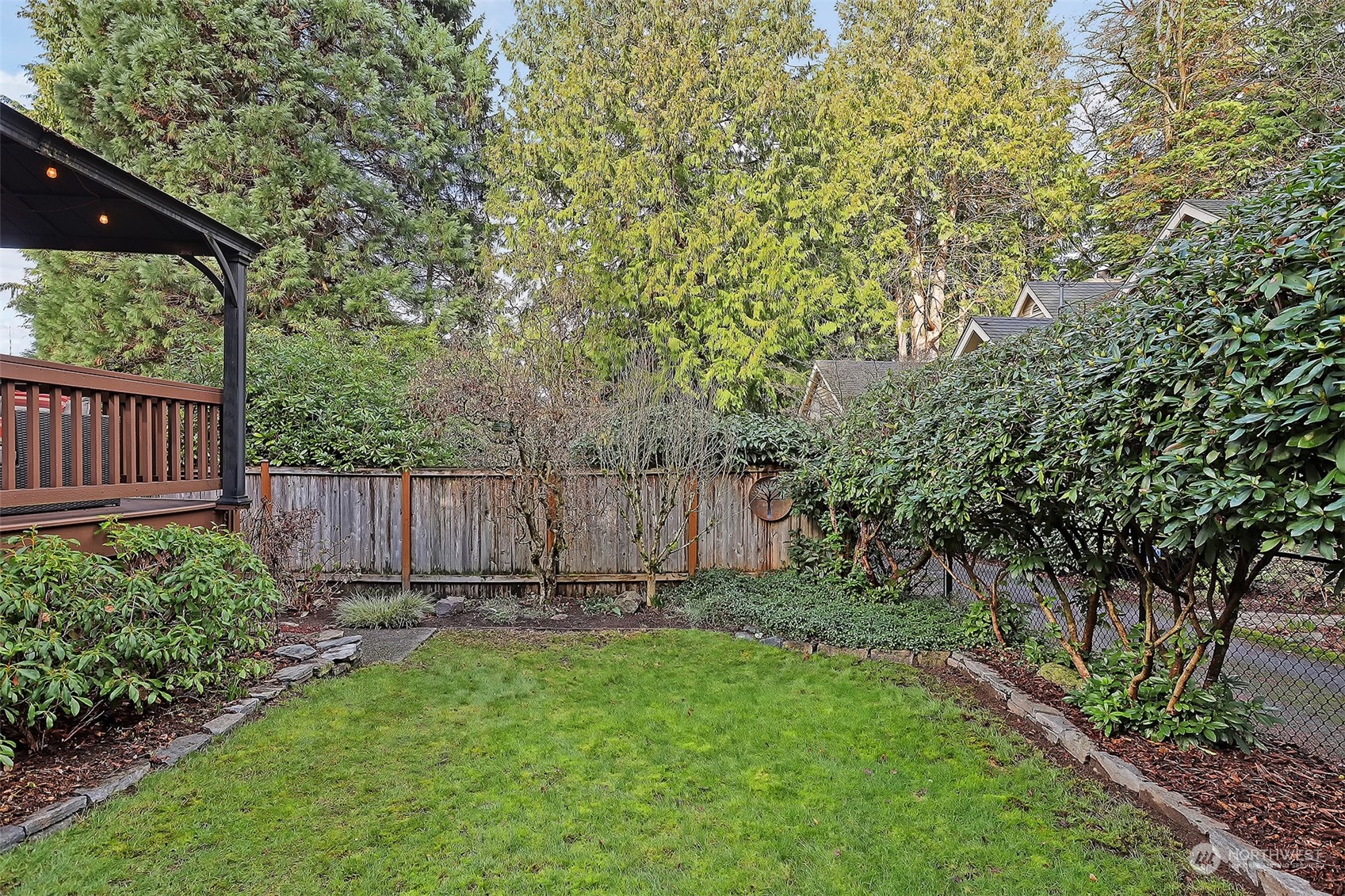 9406 25th Avenue NE