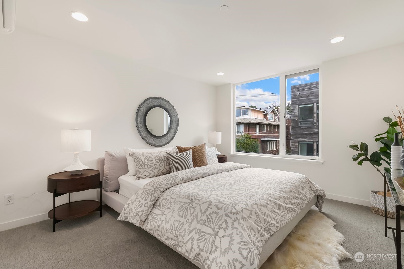 2624 Eastlake Avenue E Unit: B