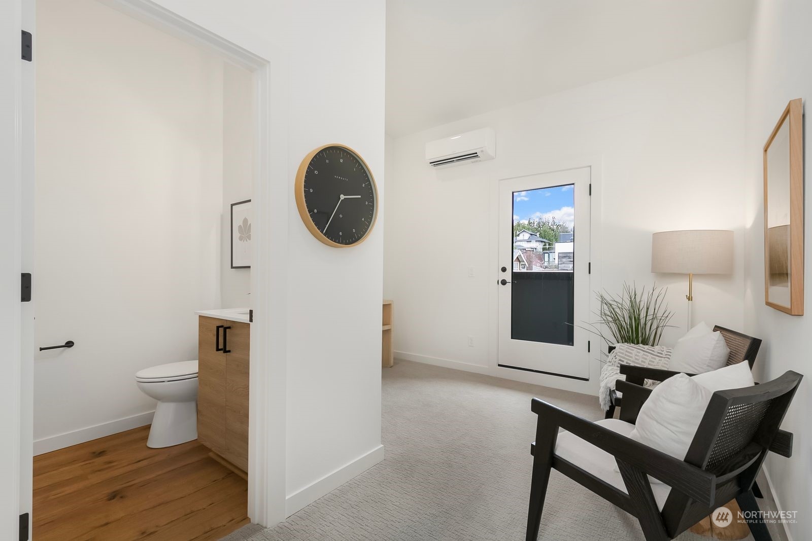 2624 Eastlake Avenue E Unit: B