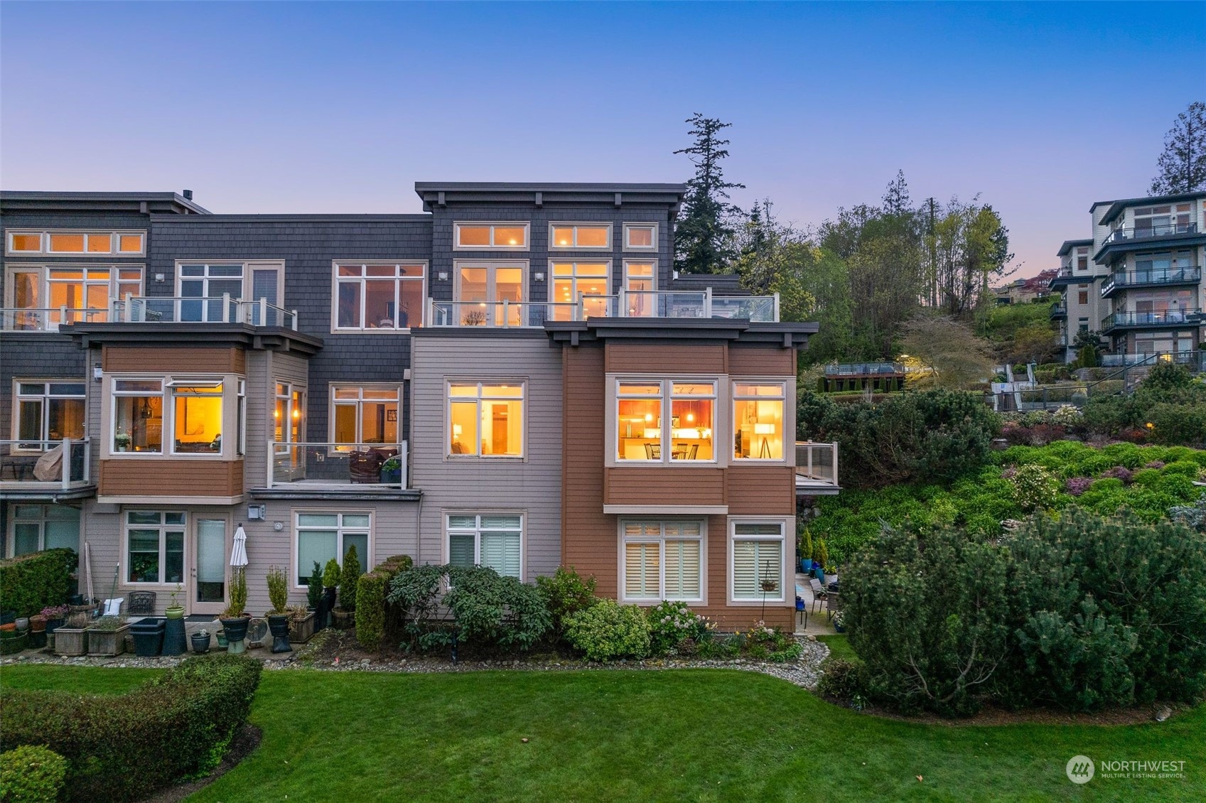 75 Pine Street #204