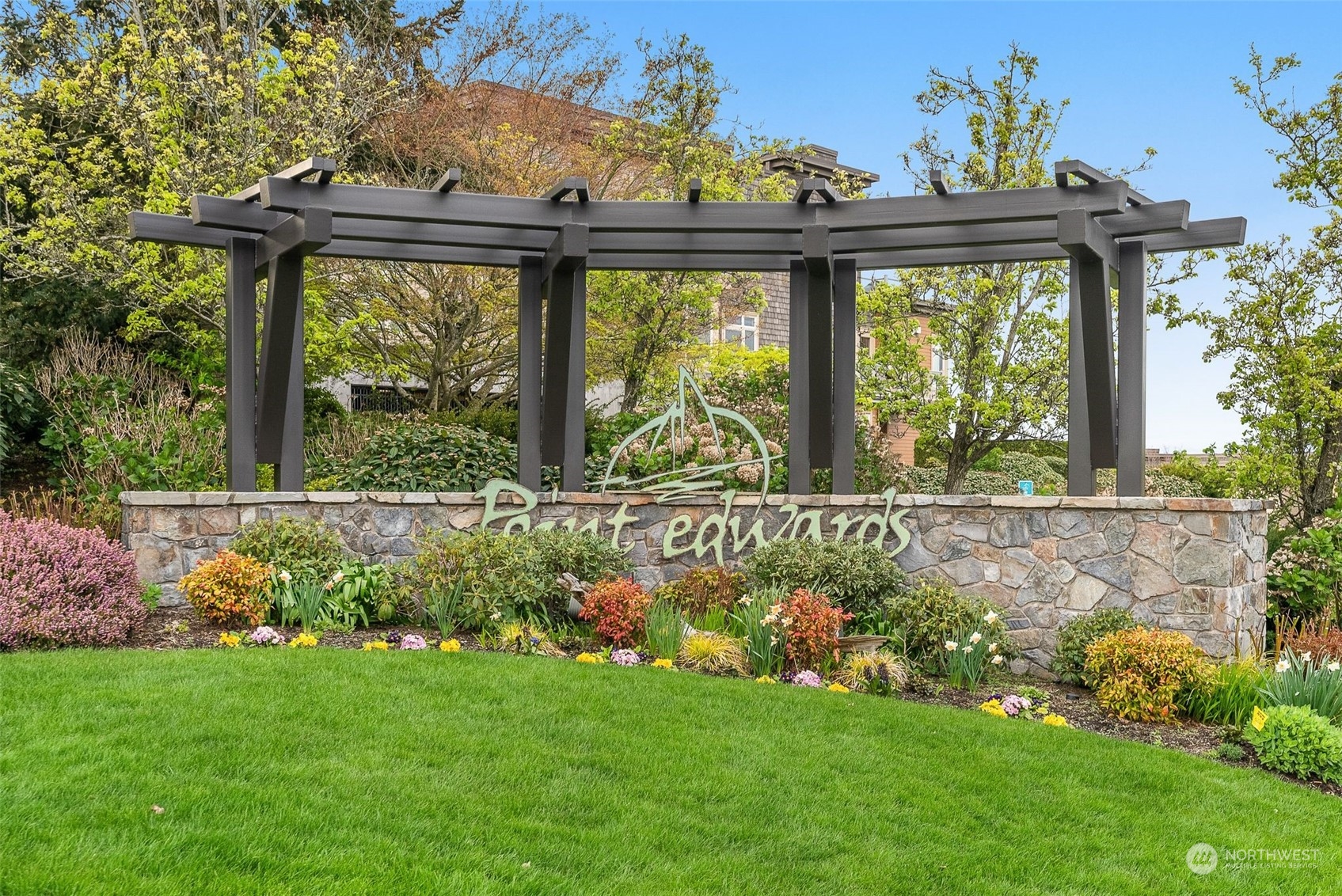 75 Pine Street #204