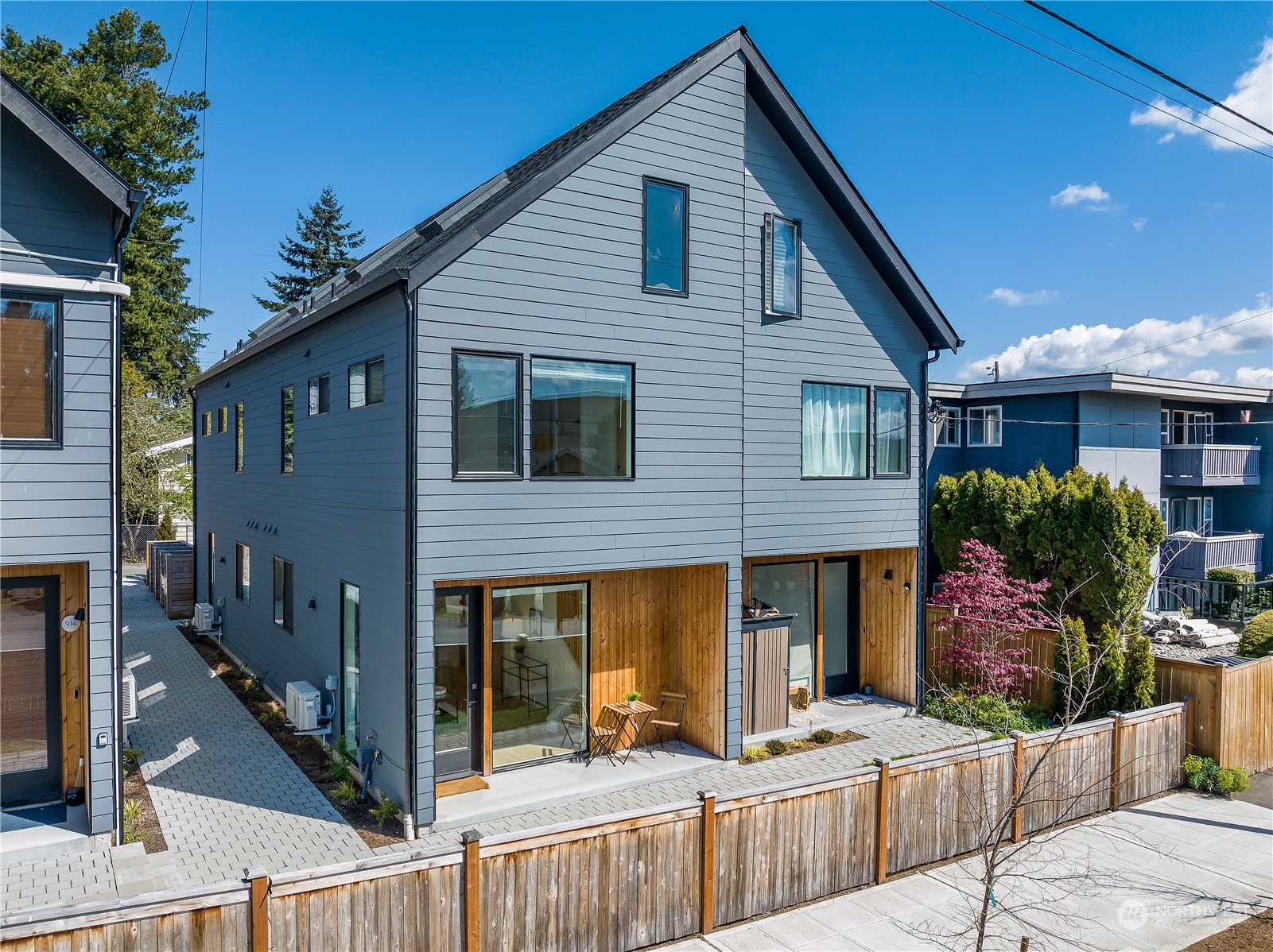 916 N 100th Street
