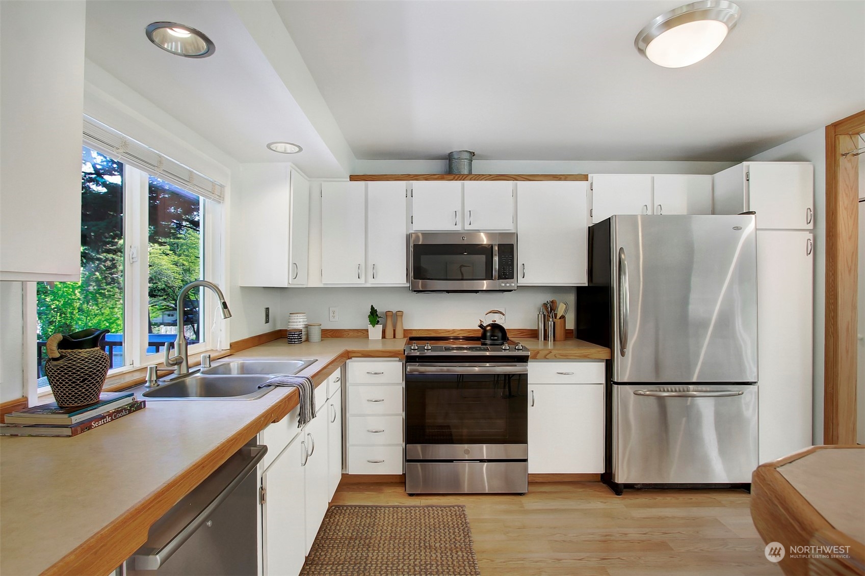 19010 33rd Avenue NE