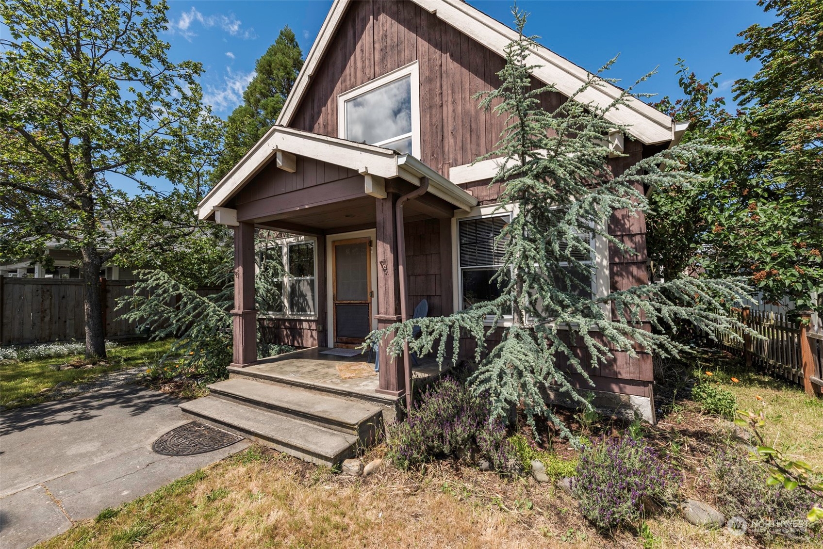 152 W Maple Street