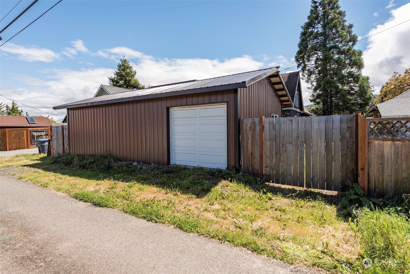 152 W Maple Street