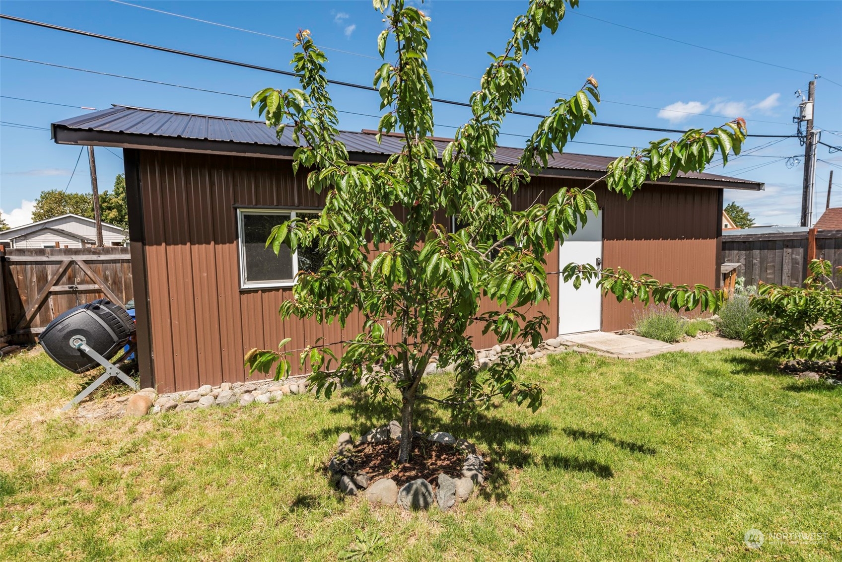 152 W Maple Street