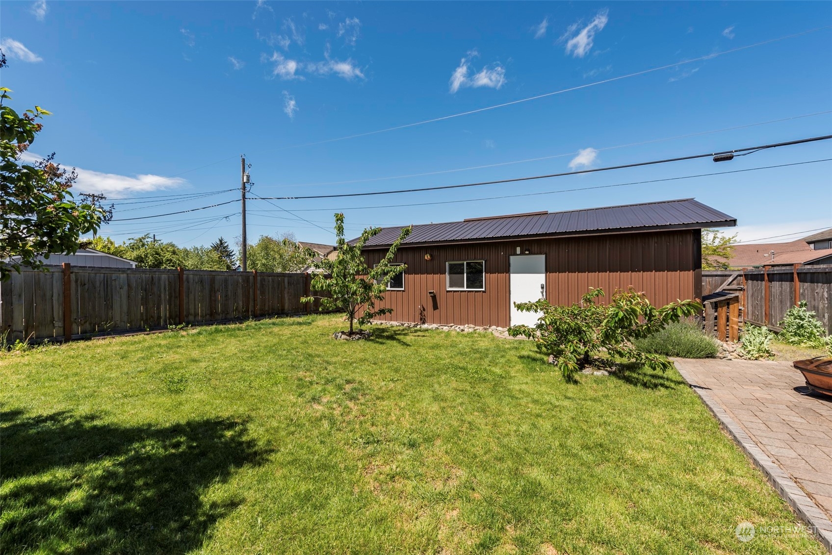 152 W Maple Street