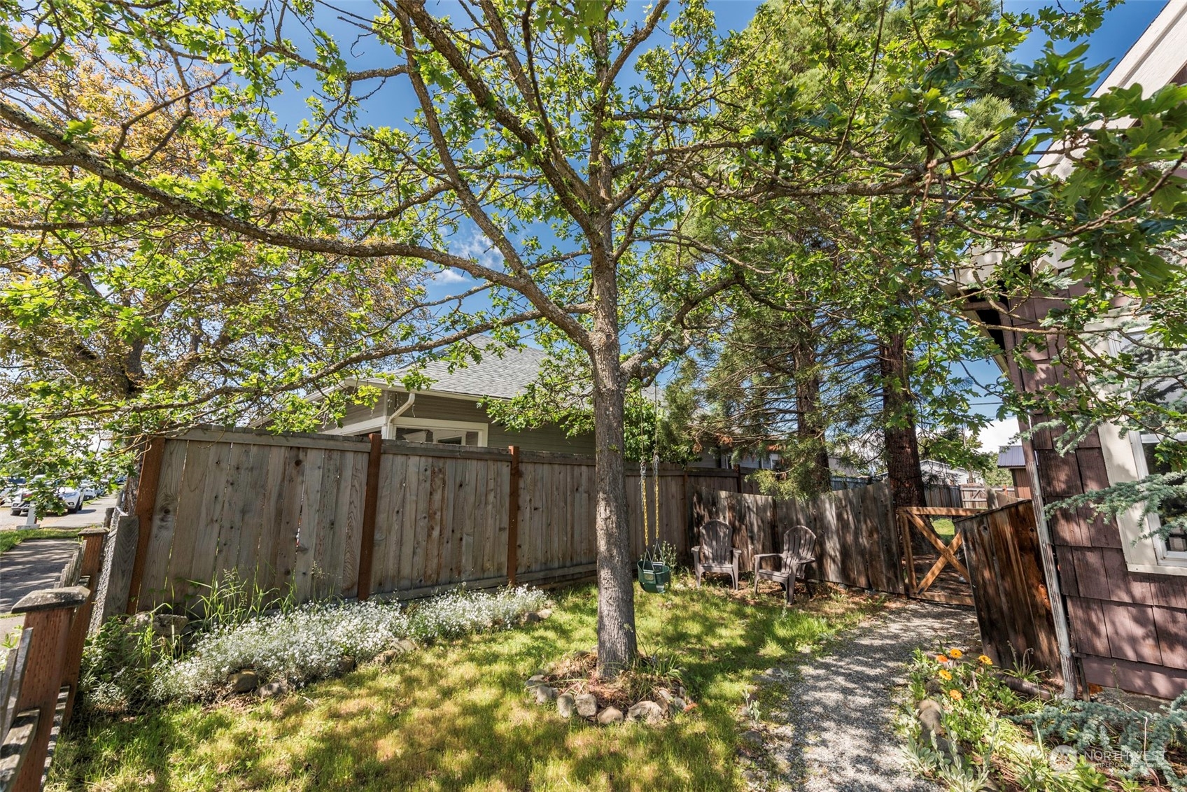 152 W Maple Street