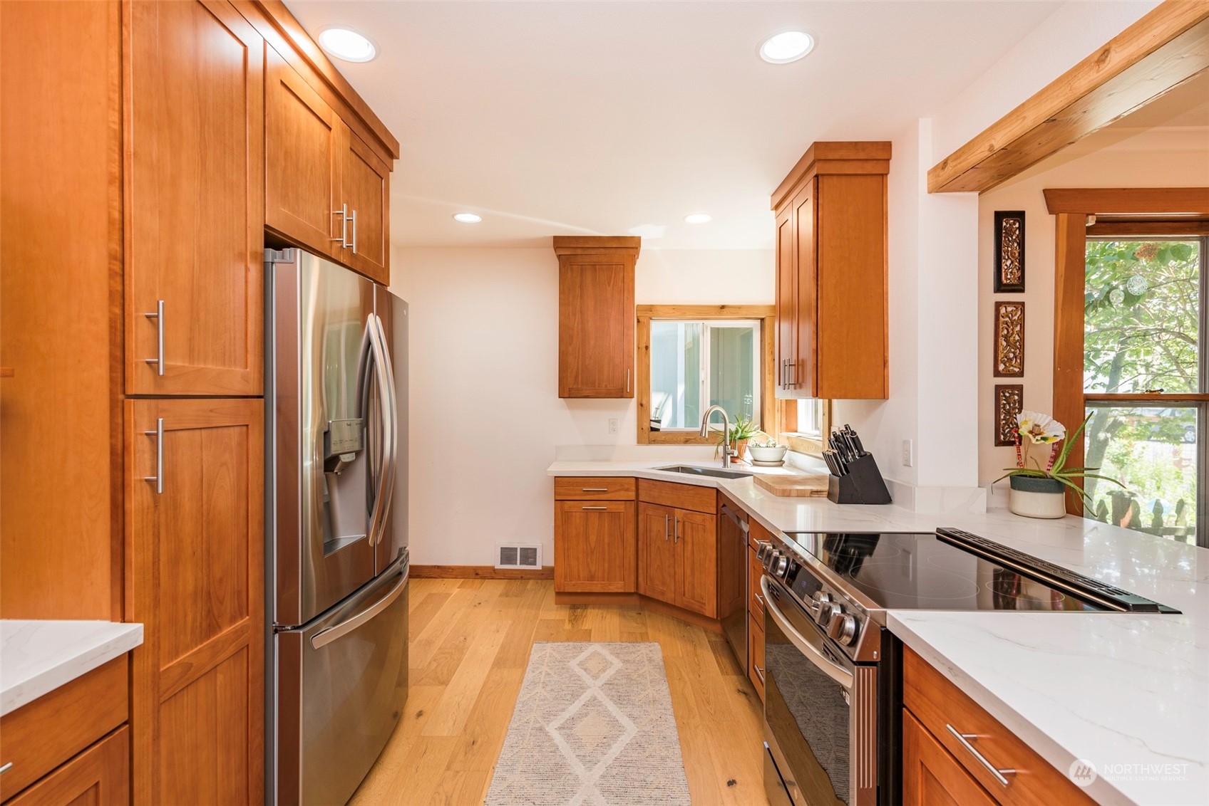 152 W Maple Street