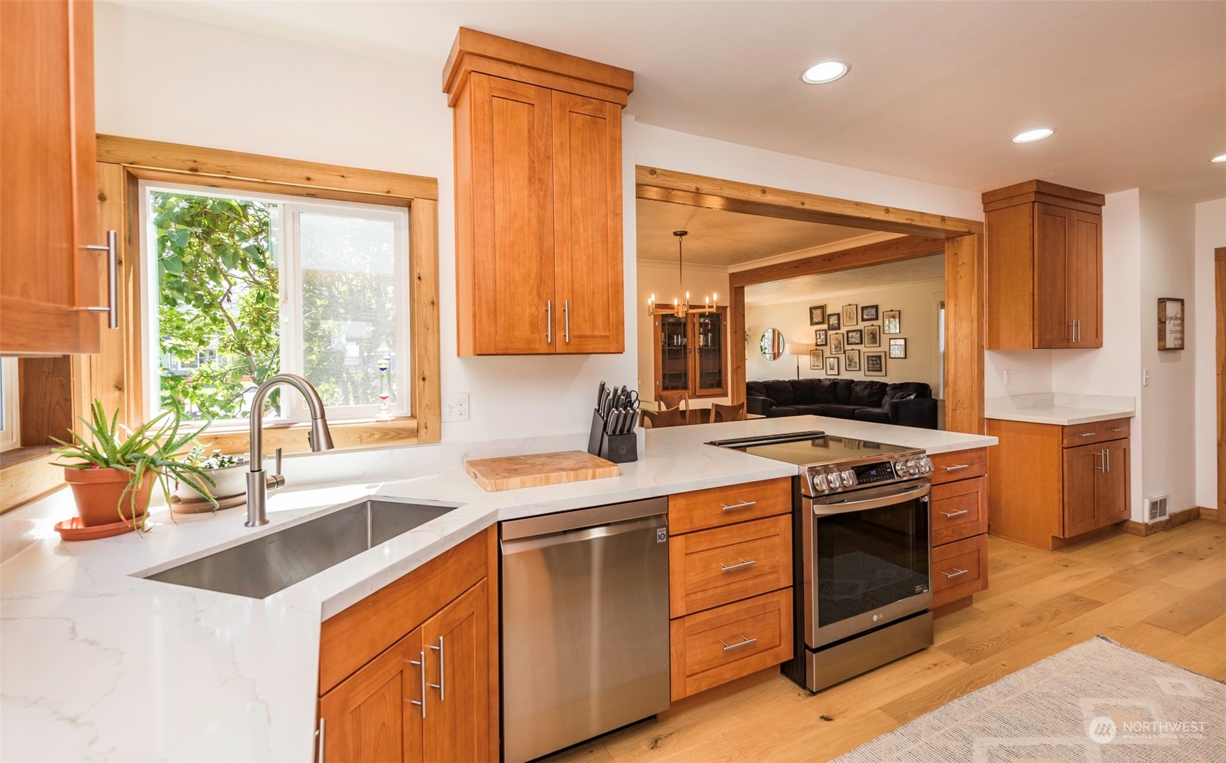152 W Maple Street