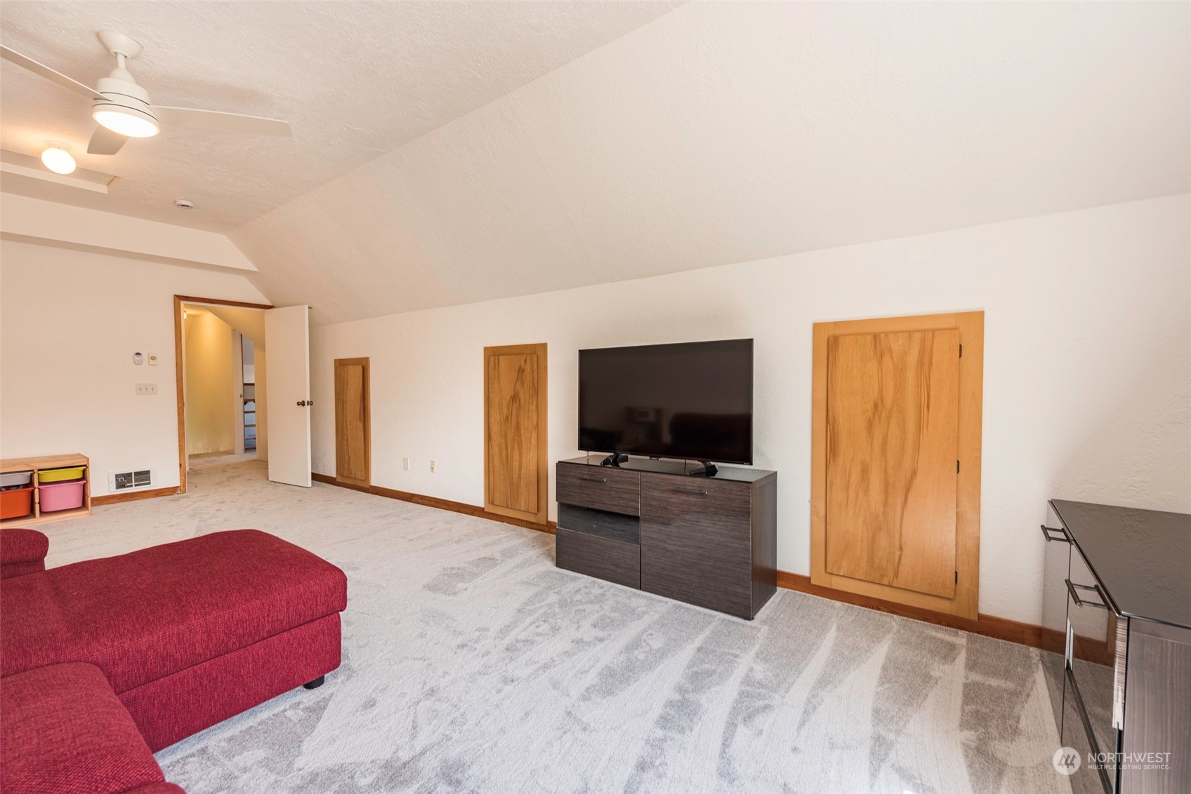 152 W Maple Street