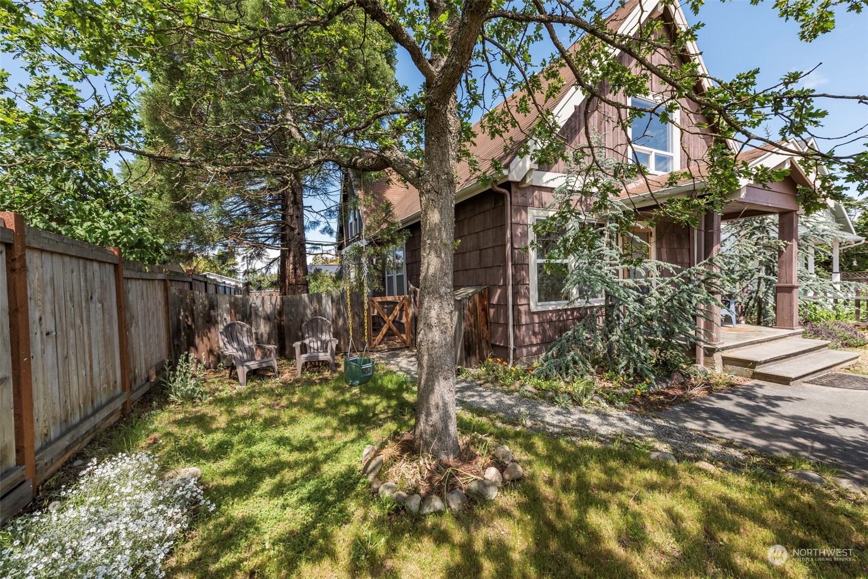152 W Maple Street