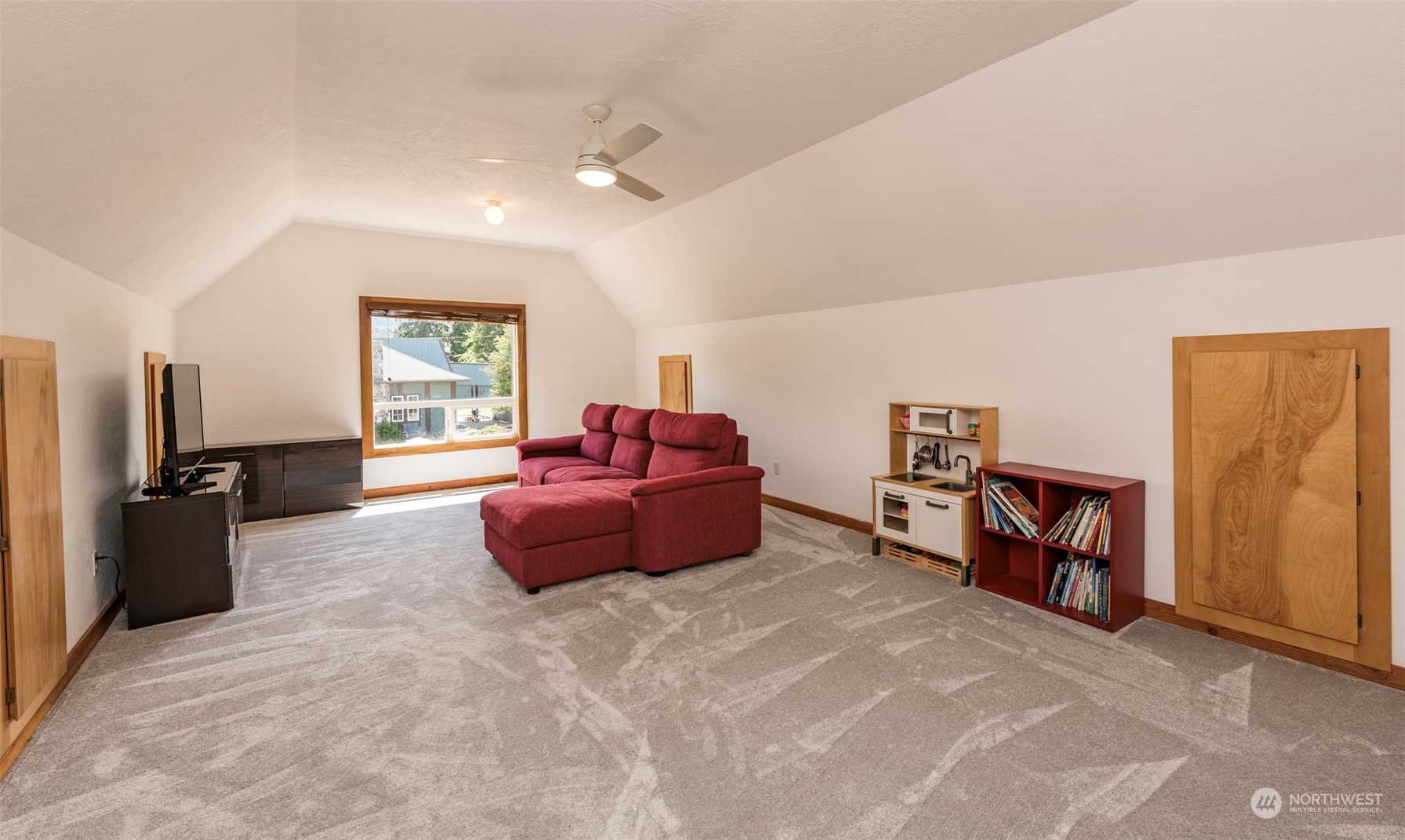 152 W Maple Street