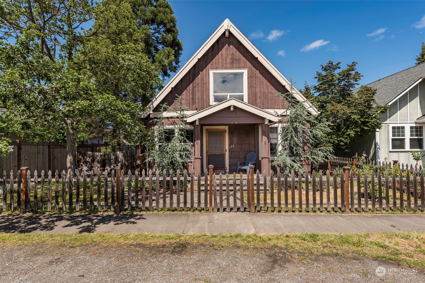 152 W Maple Street