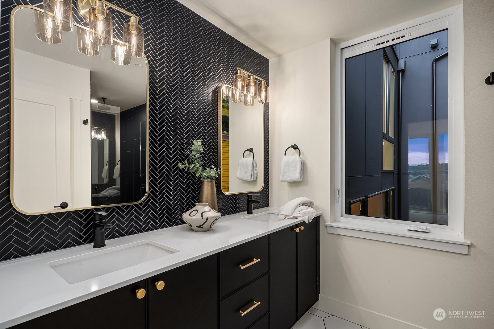 2626 Franklin Avenue E #F