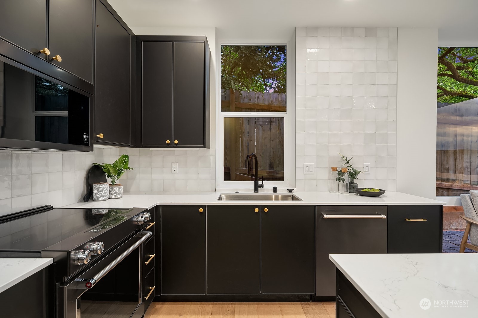 2626 Franklin Avenue E #F