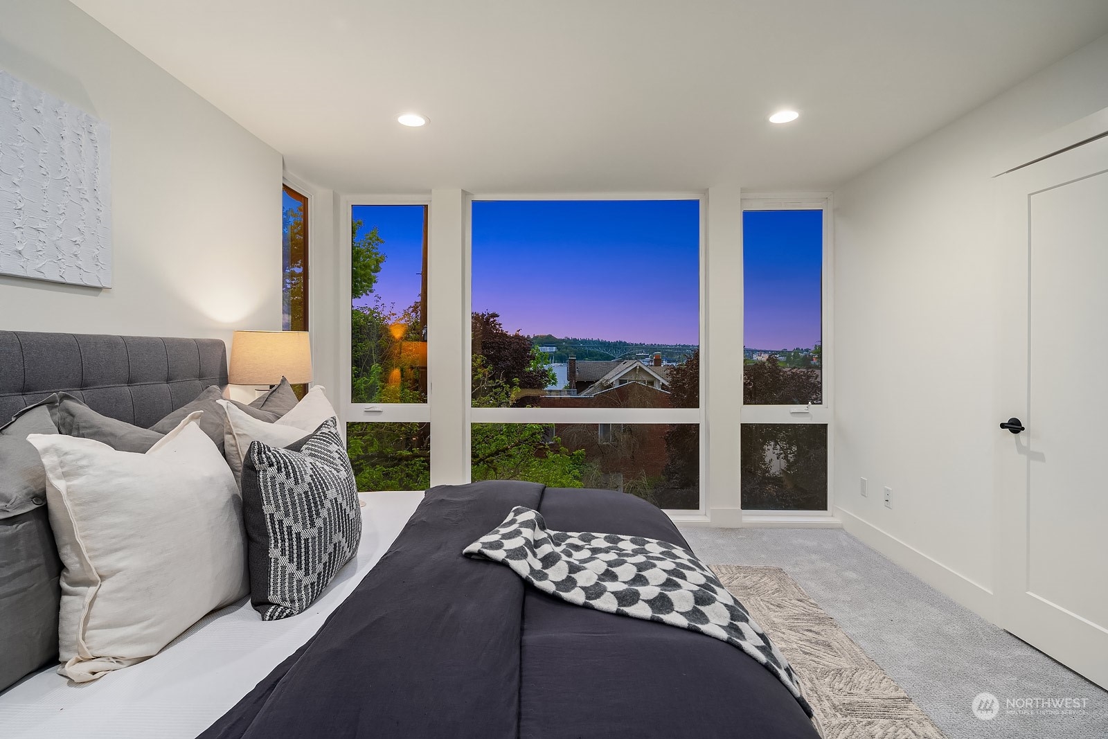 2626 Franklin Avenue E #F