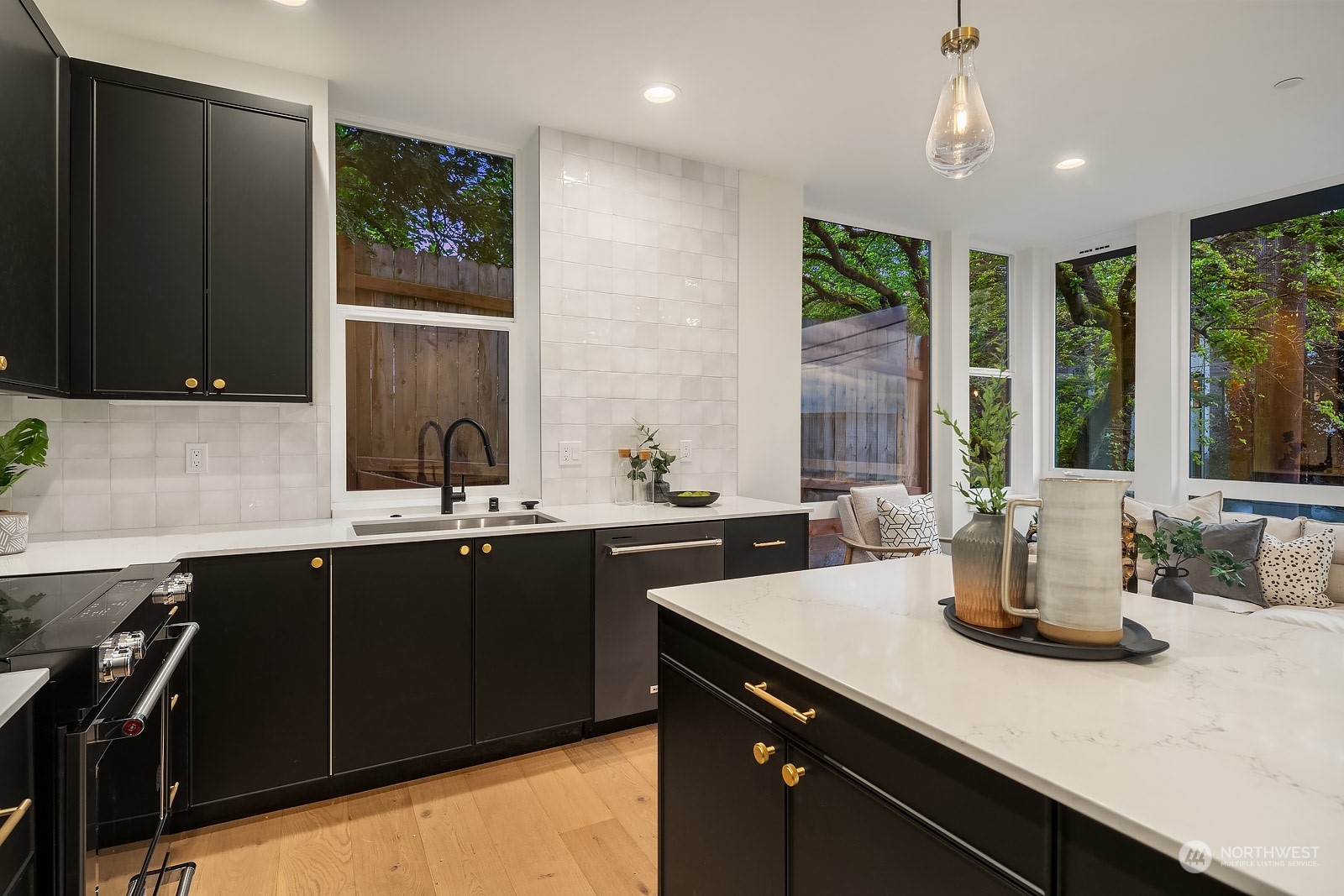 2626 Franklin Avenue E #F
