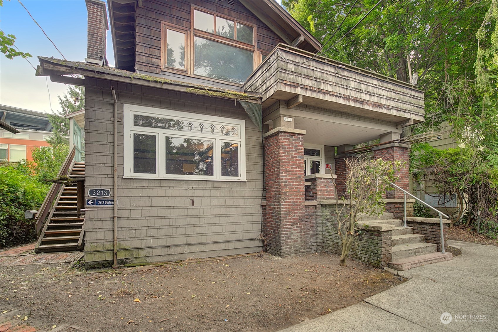 3211 Franklin Avenue E