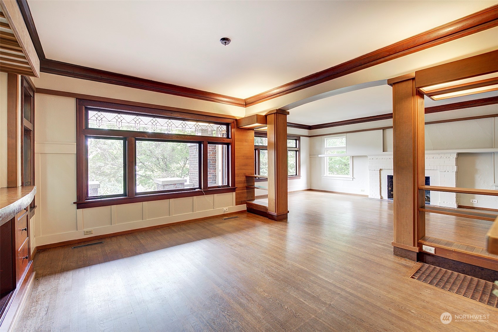 3211 Franklin Avenue E