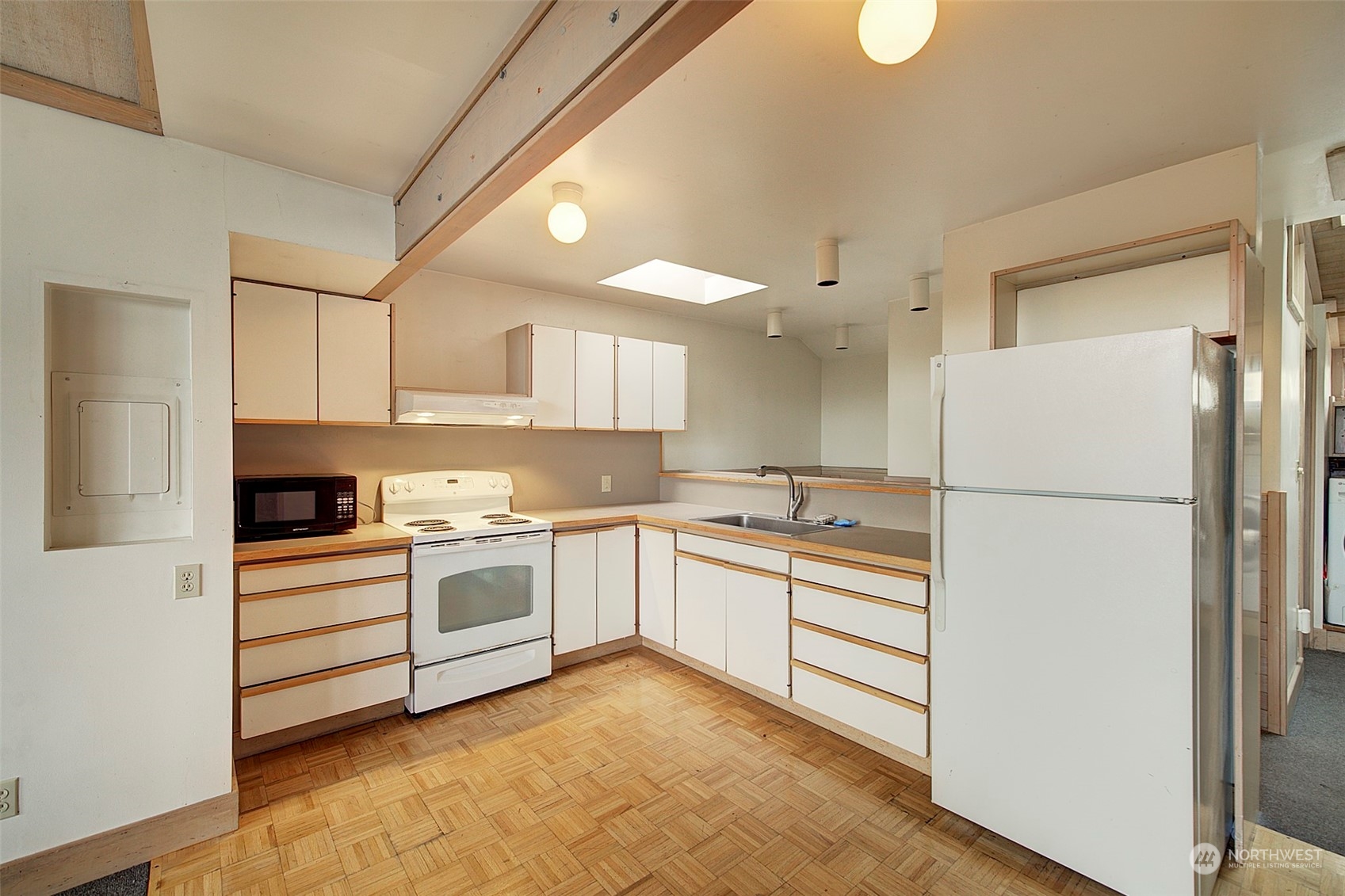 3211 Franklin Avenue E