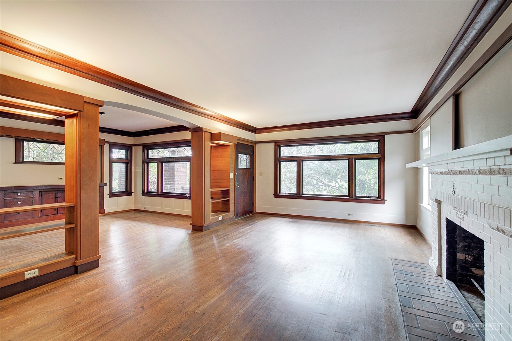 3211 Franklin Avenue E