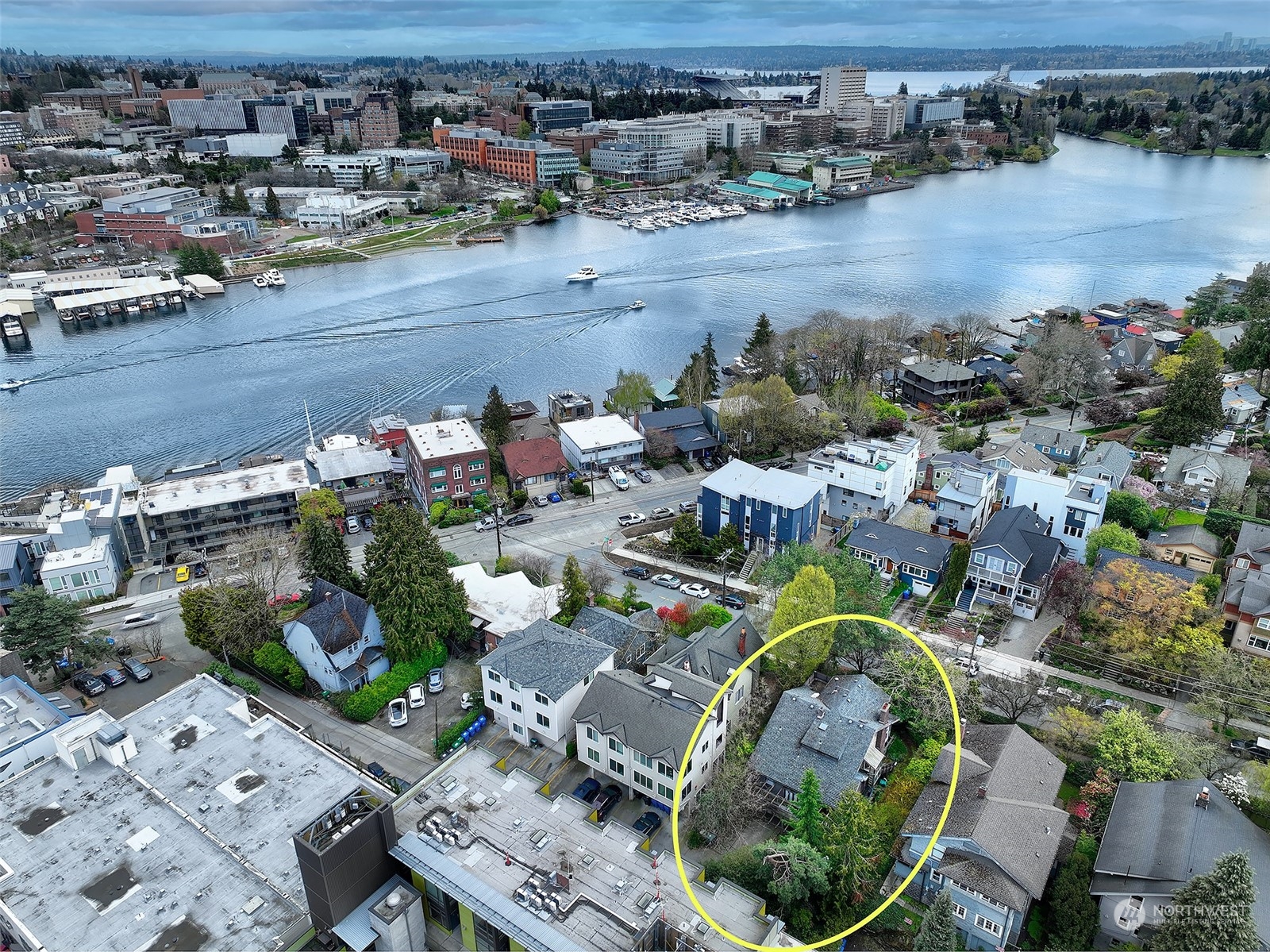 3211 Franklin Avenue E