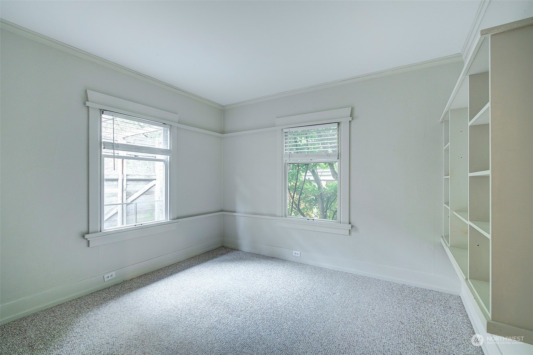 3211 Franklin Avenue E